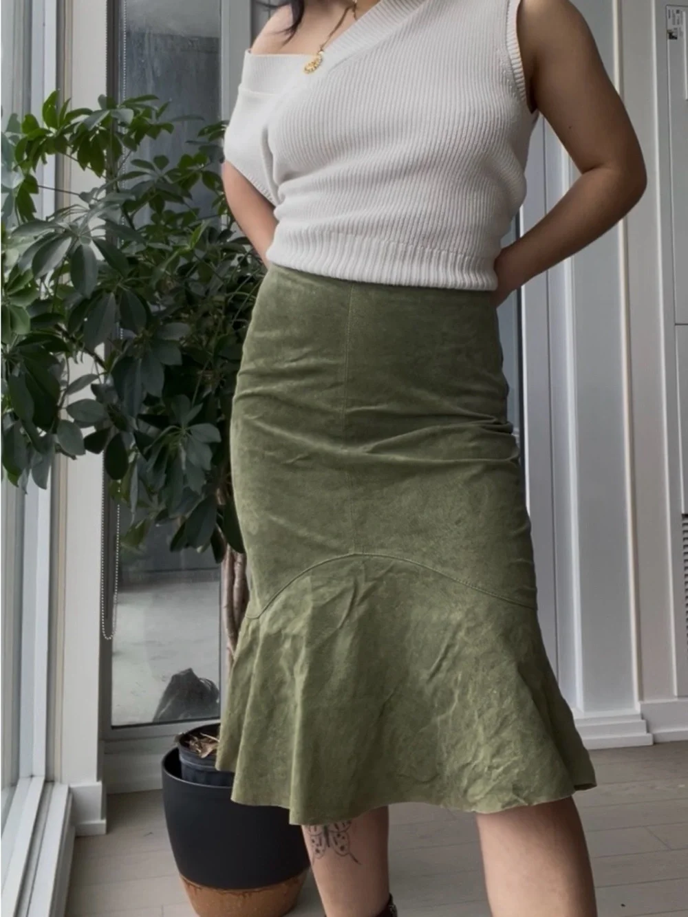 Vintage Danier Olive Suede Flared Midi Skirt - Picture 2 of 7